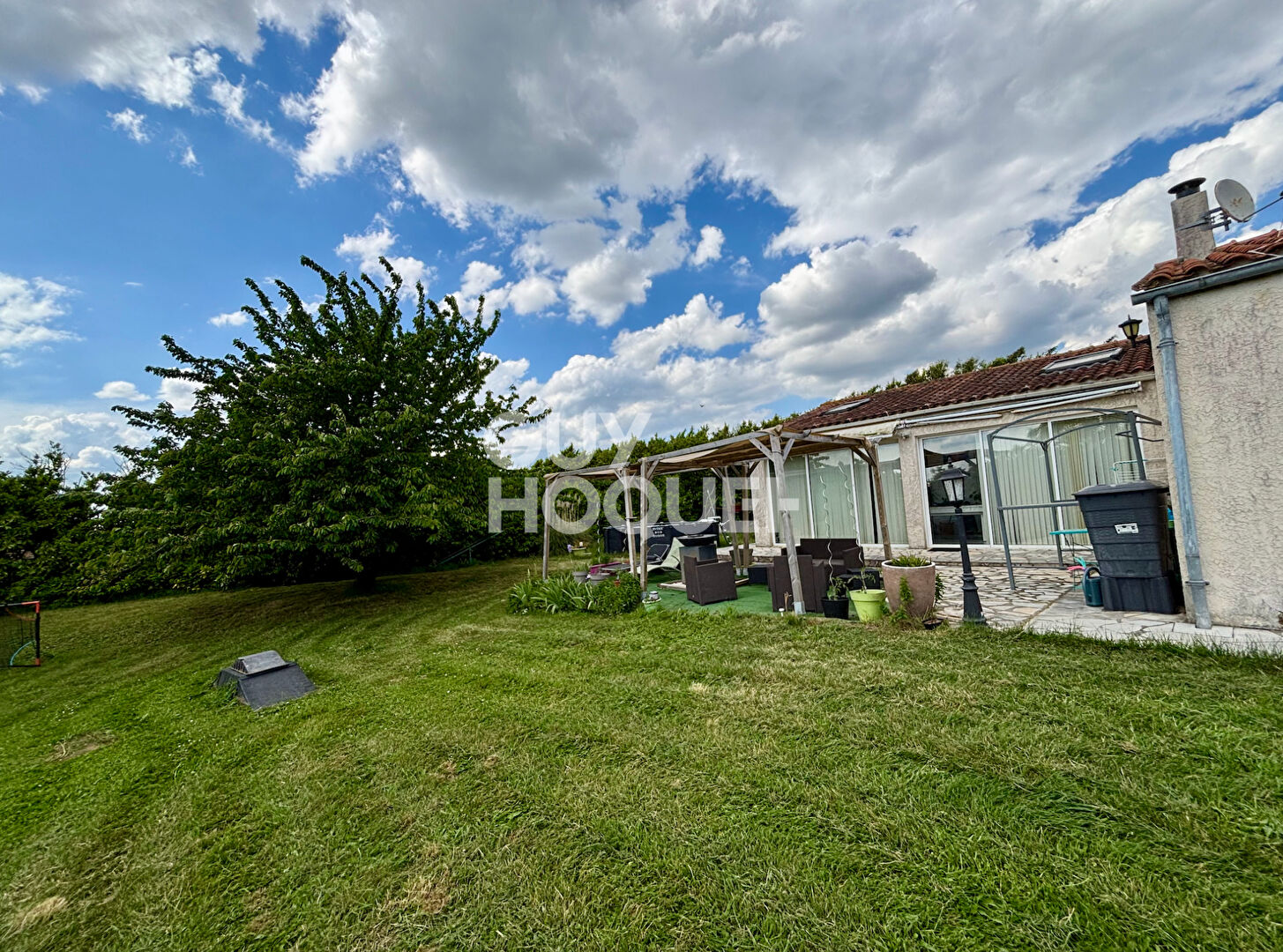À saisir à MARANS - Spacieuse maison familiale avec sous-sol aménageable et grand terrain