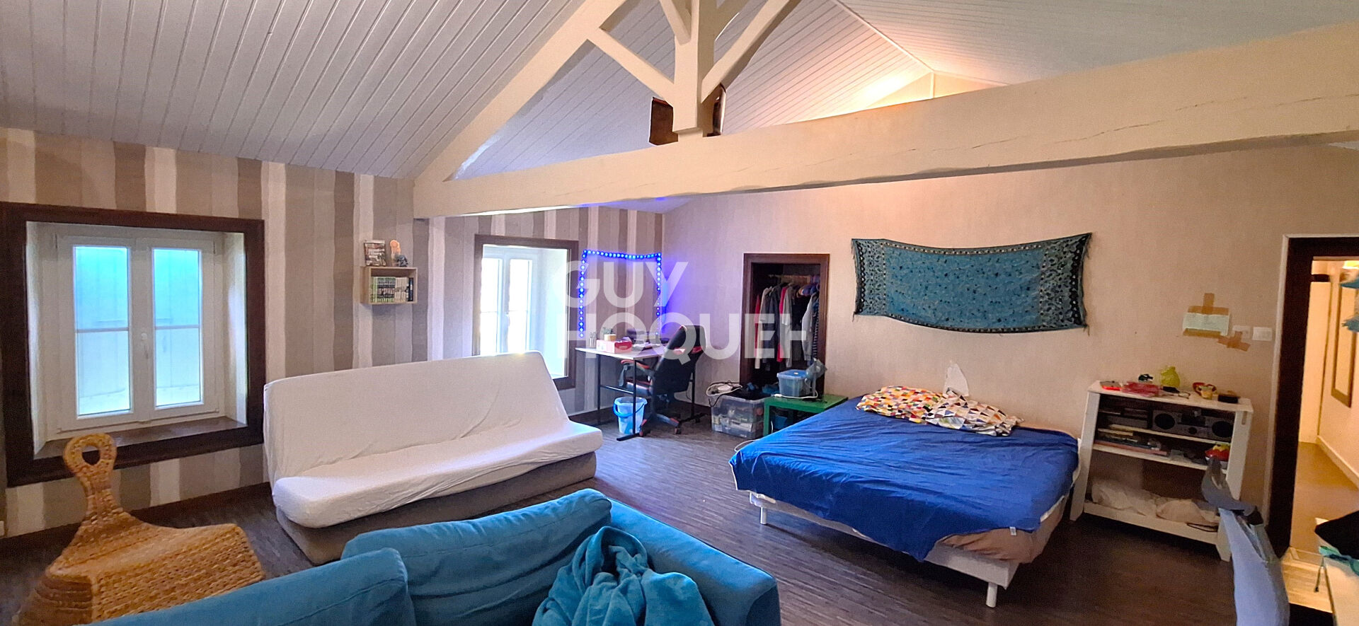 Belles charentaises au calme de la campagne.