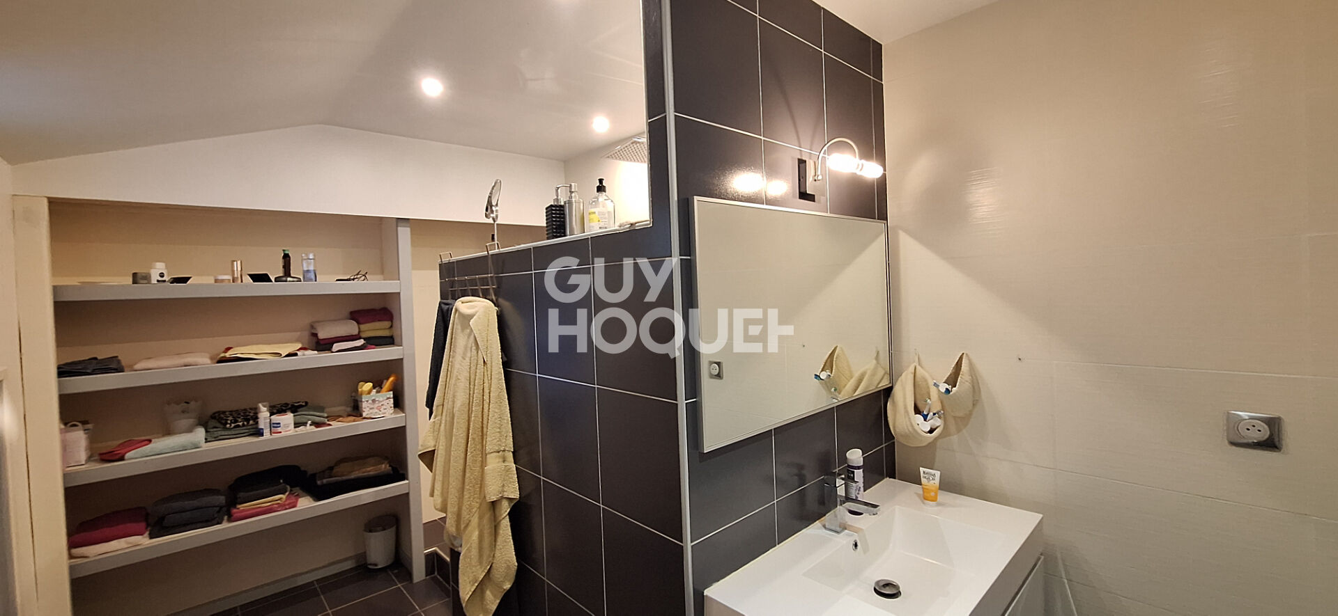 Belles charentaises au calme de la campagne.