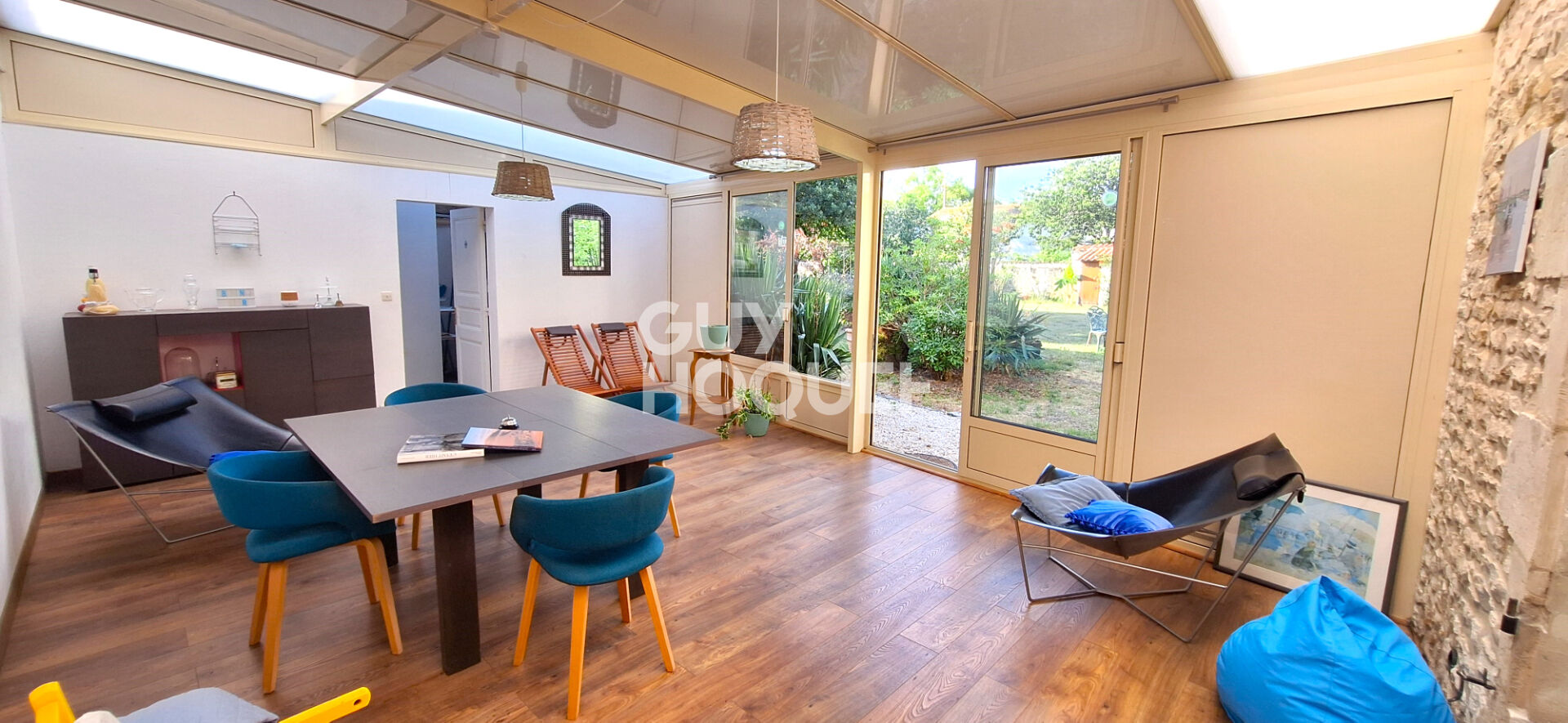 Belles charentaises au calme de la campagne.