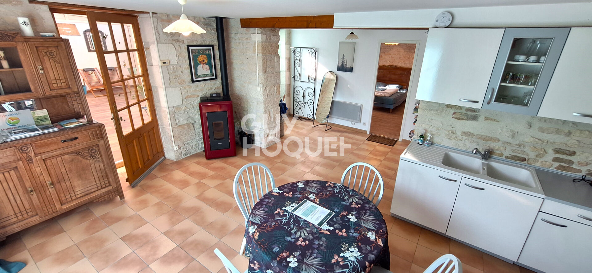 Belles charentaises au calme de la campagne.