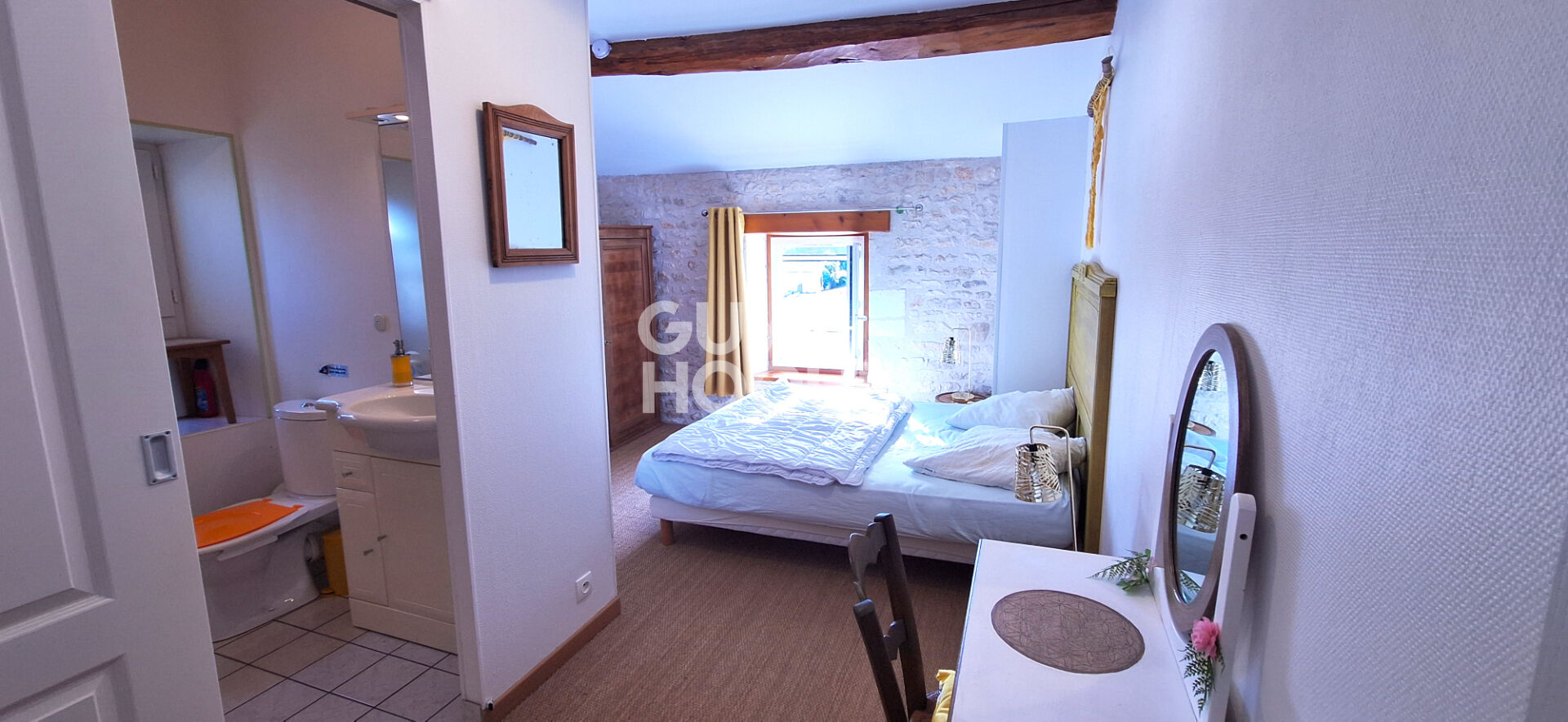 Belles charentaises au calme de la campagne.