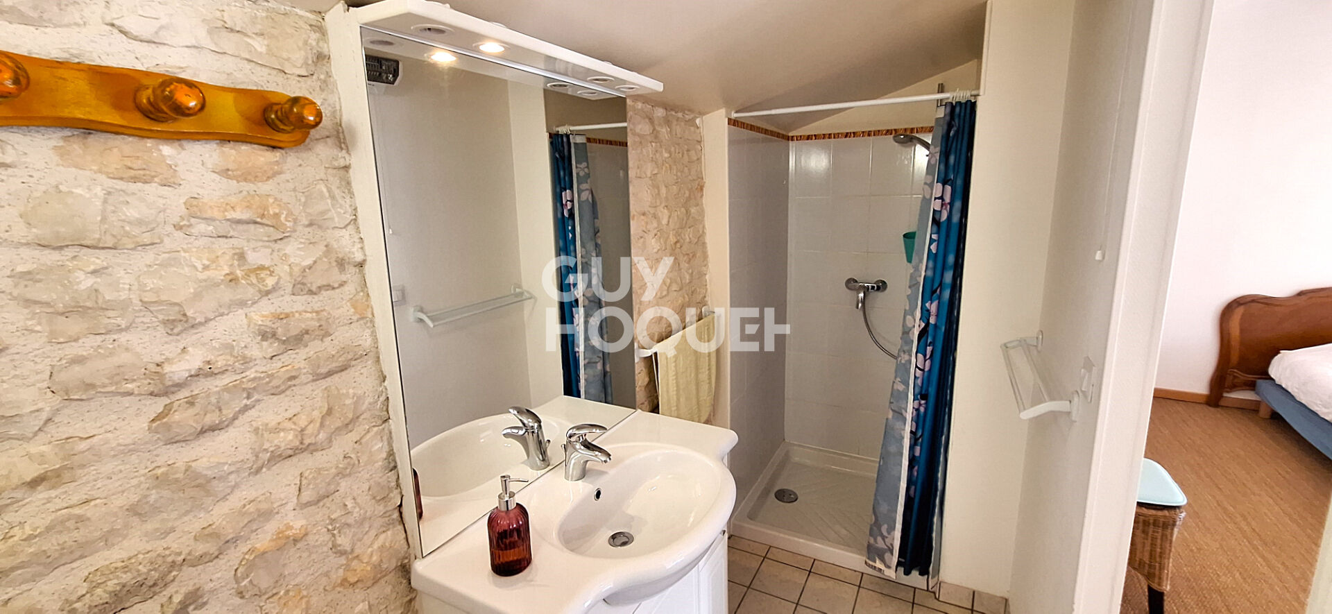 Belles charentaises au calme de la campagne.