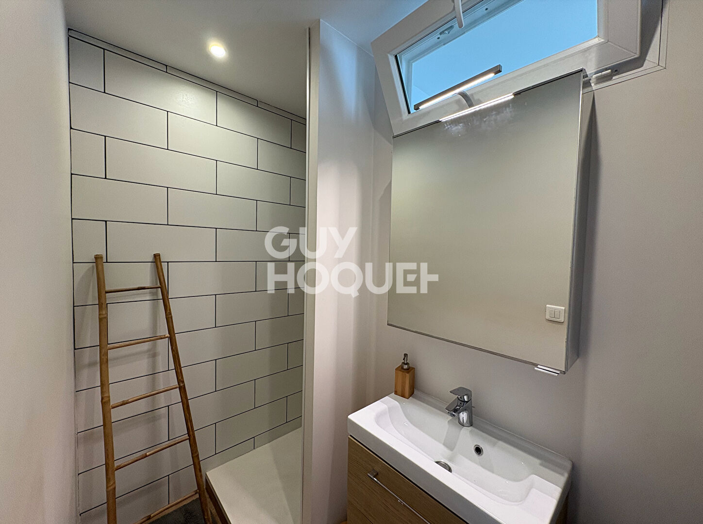 À saisir : Appartement lumineux 4 pièces avec cave et stationnement 