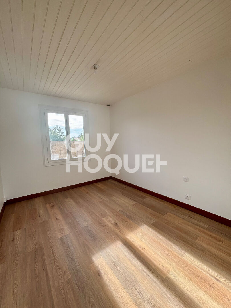 Maison à vendre à Sainte Soulle - 5 pièces, 4 chambres