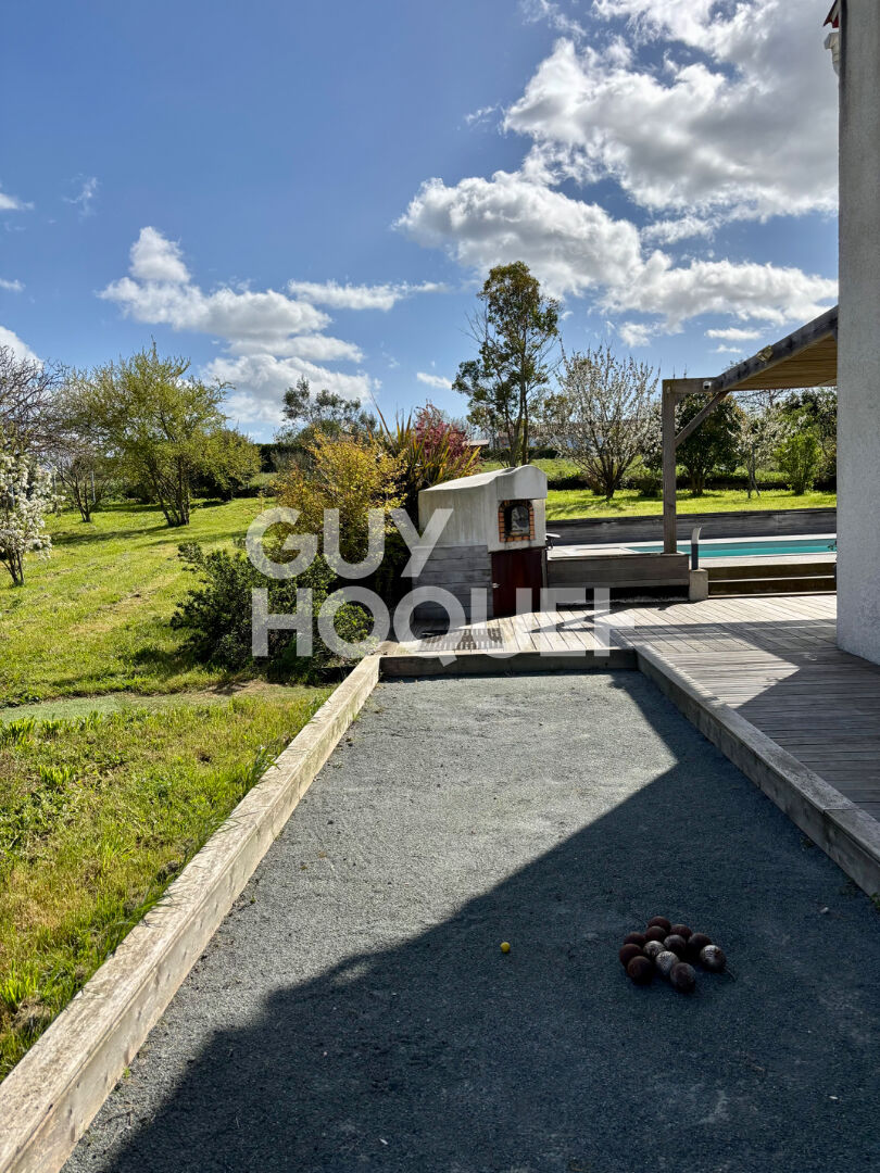 Maison à vendre à Andilly - 8 pièces, piscine, grand terrain