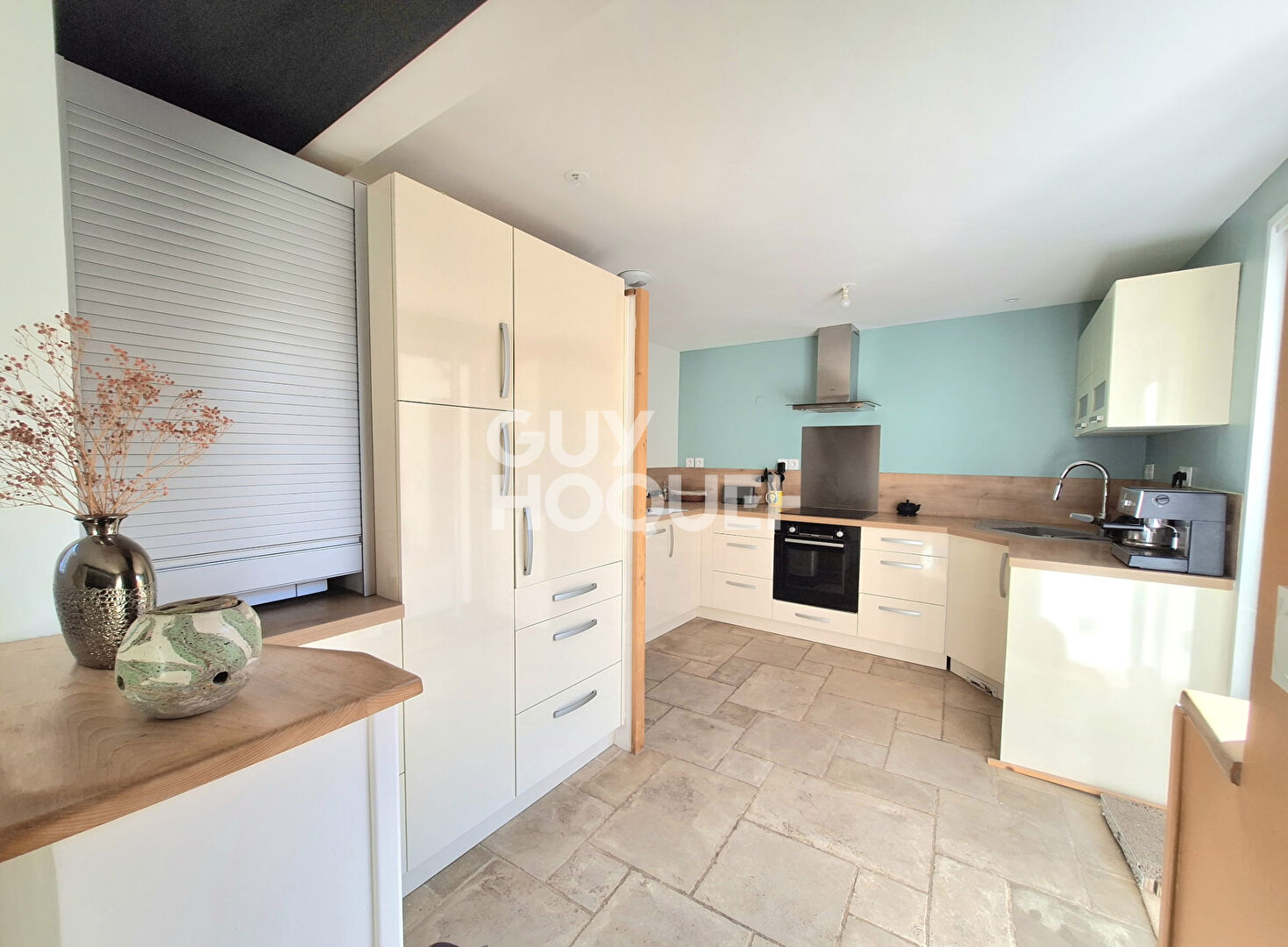 Maison en pierre pleine de charme au coeur de La Jarrie