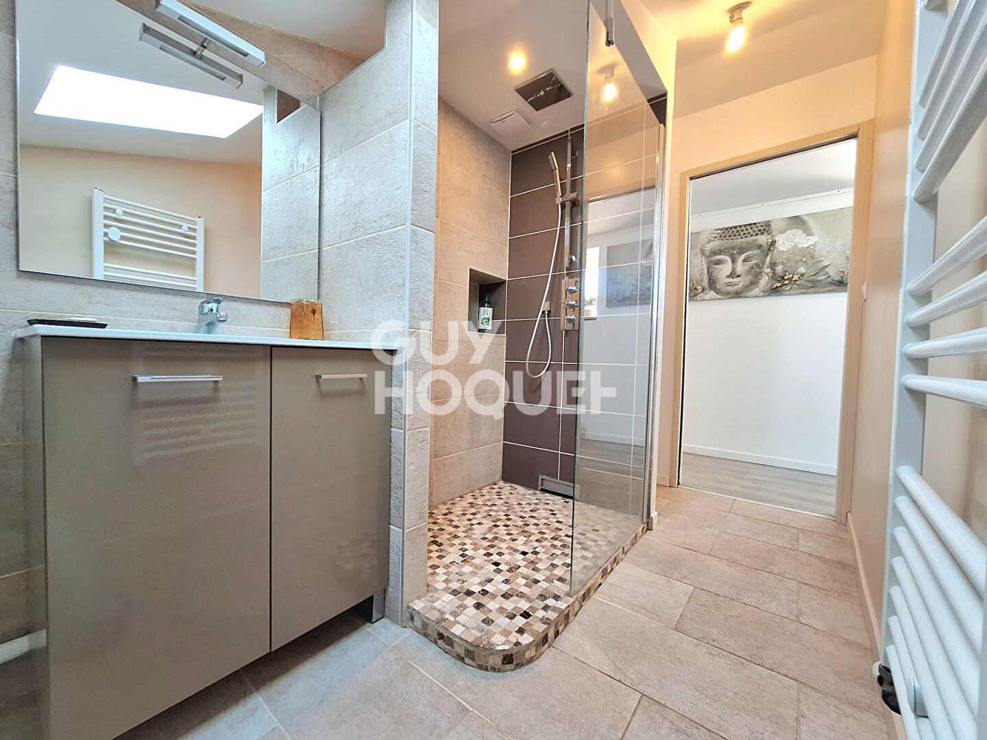 Maison en pierre pleine de charme au coeur de La Jarrie