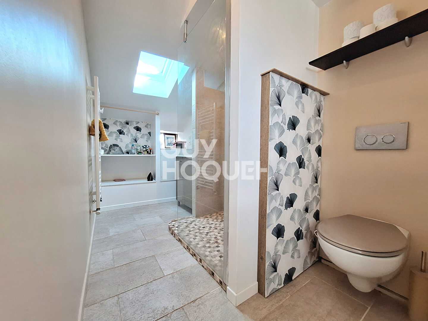 Maison en pierre pleine de charme au coeur de La Jarrie