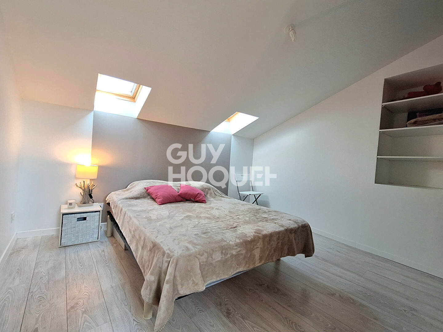 Maison en pierre pleine de charme au coeur de La Jarrie