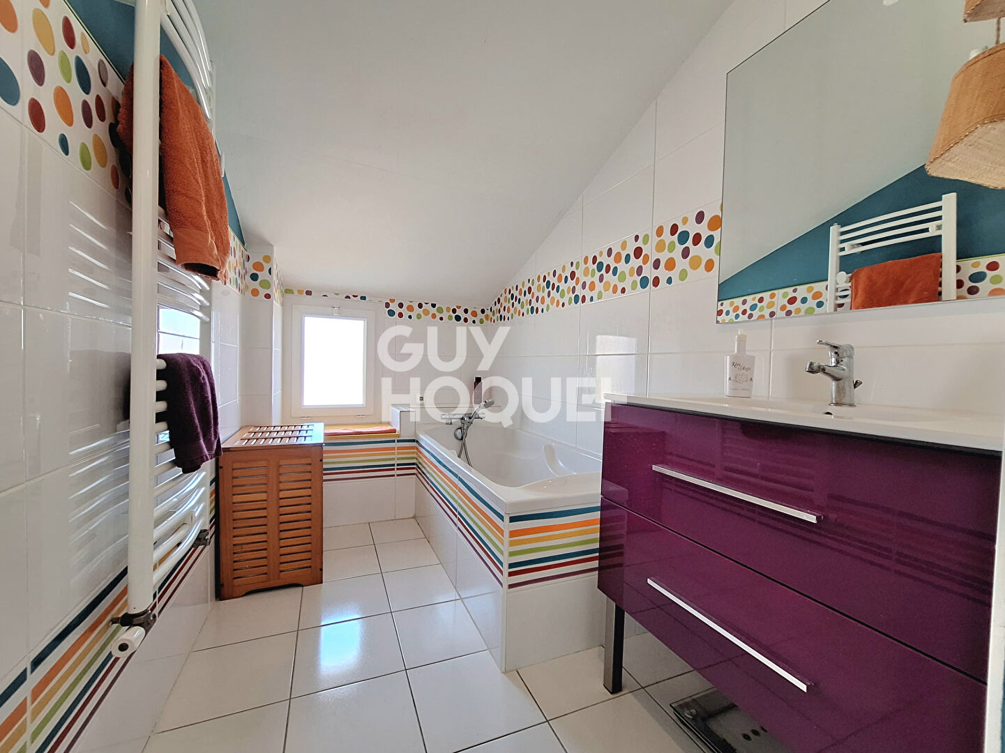 Maison en pierre pleine de charme au coeur de La Jarrie