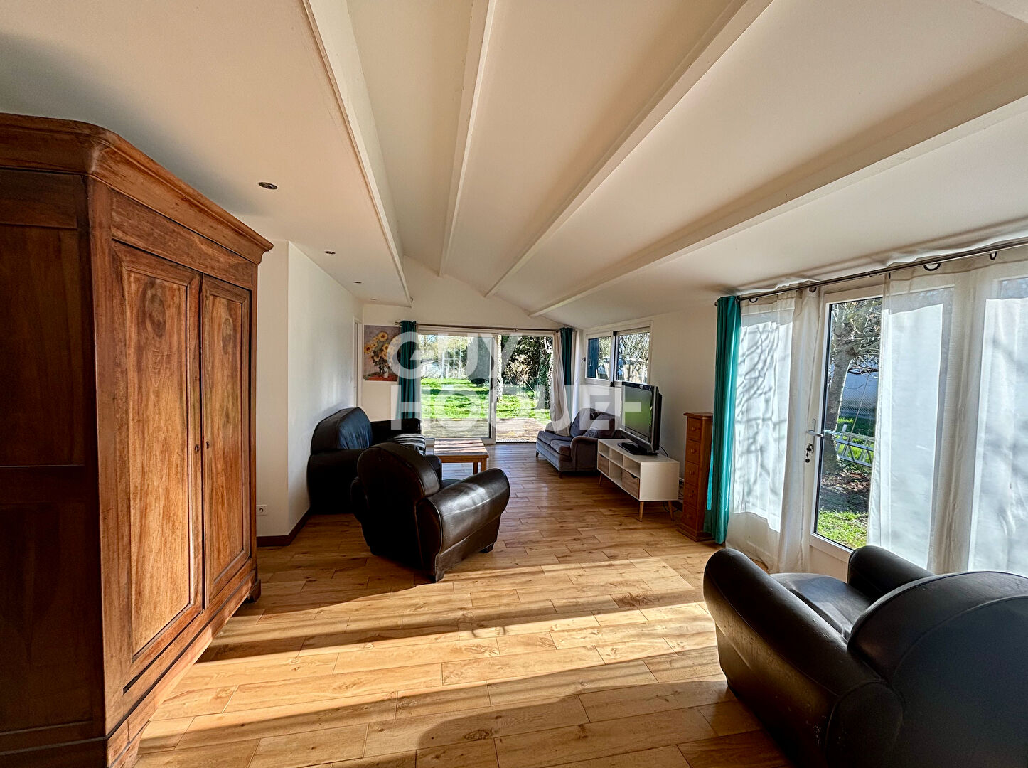 Havre de Paix situé à AIGREFEUILLE D'AUNIS - 6 pièces, 3 chambres + bureau - 156m2