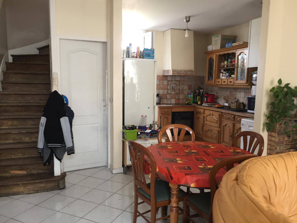 Maison d'environ 70 m² à vendre à SEVRAN (93270).