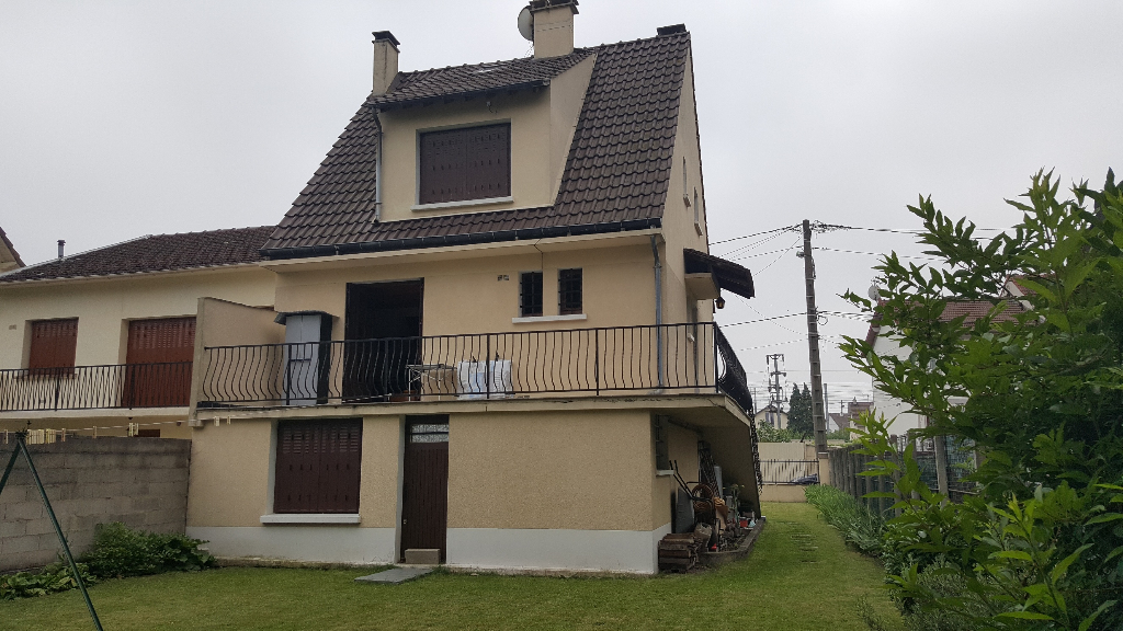 PAVILLON F4 SUR PARCELLE DE 386M²