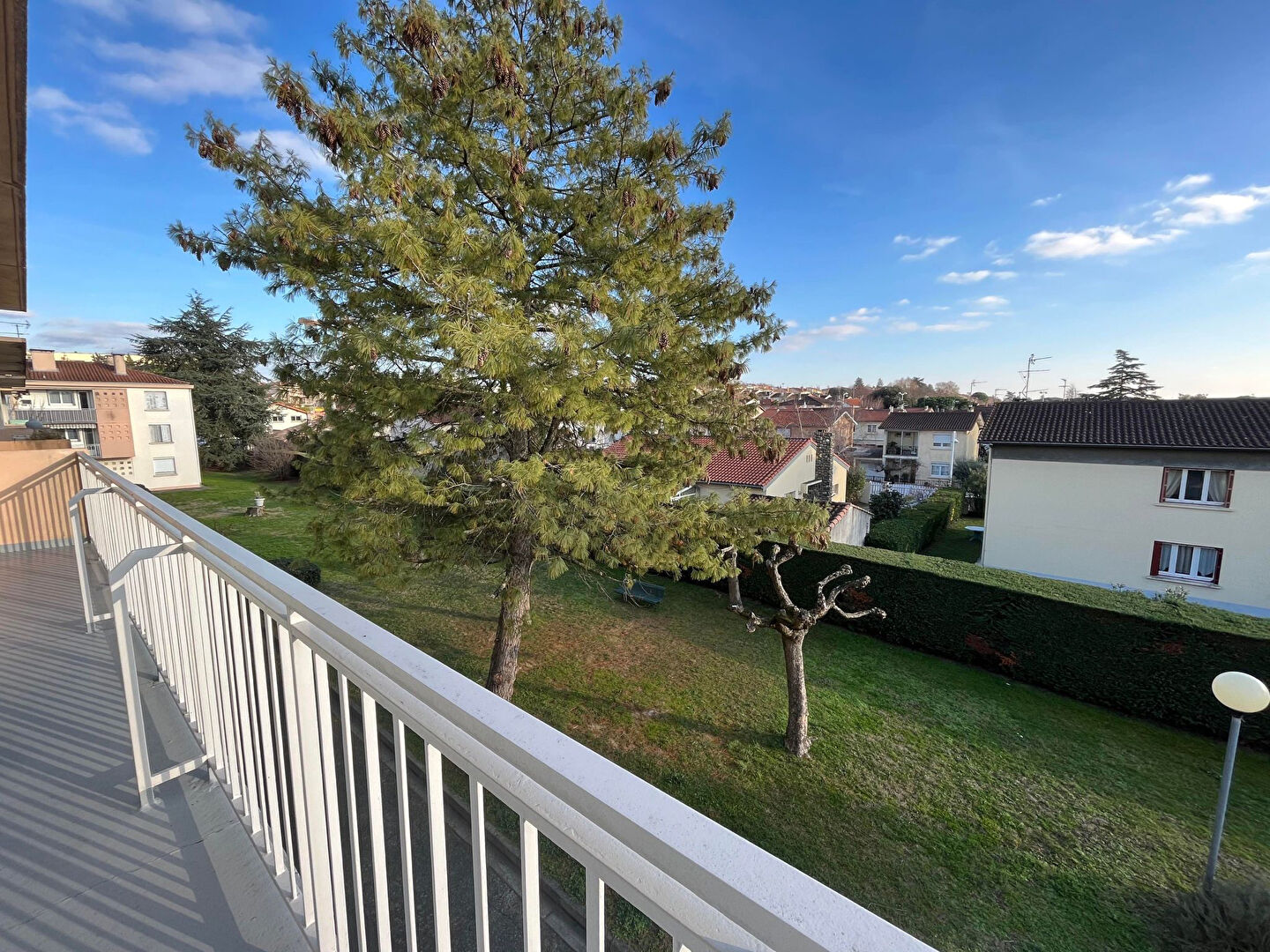 Location  meublé T5 (97 m²)