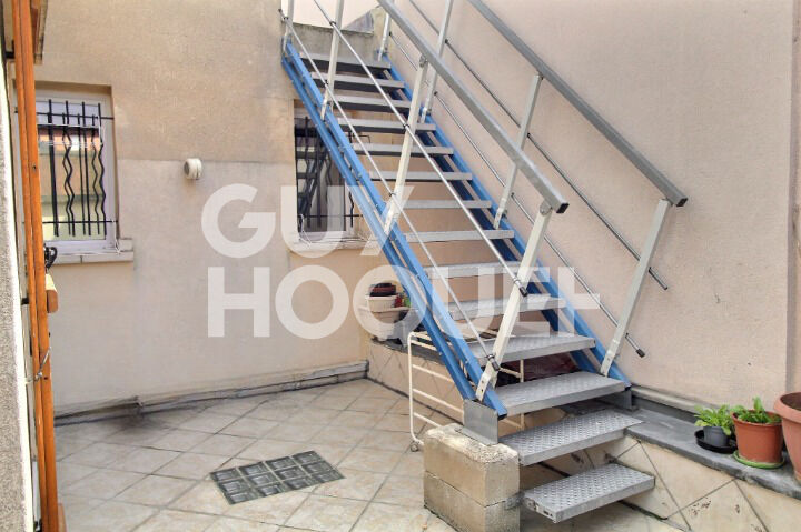 Maison  5 pièce(s) 140 m2