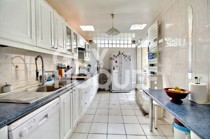 Maison  5 pièce(s) 140 m2