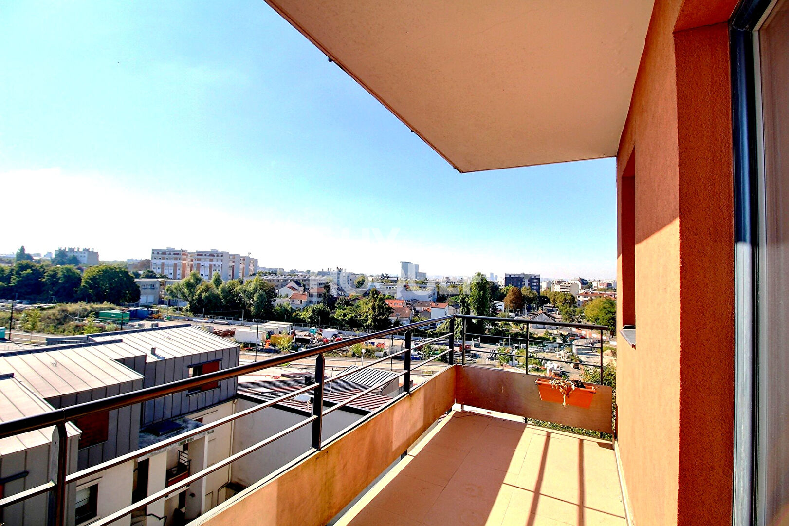 Appartement Montreuil  location meublée 3 pièce(s)