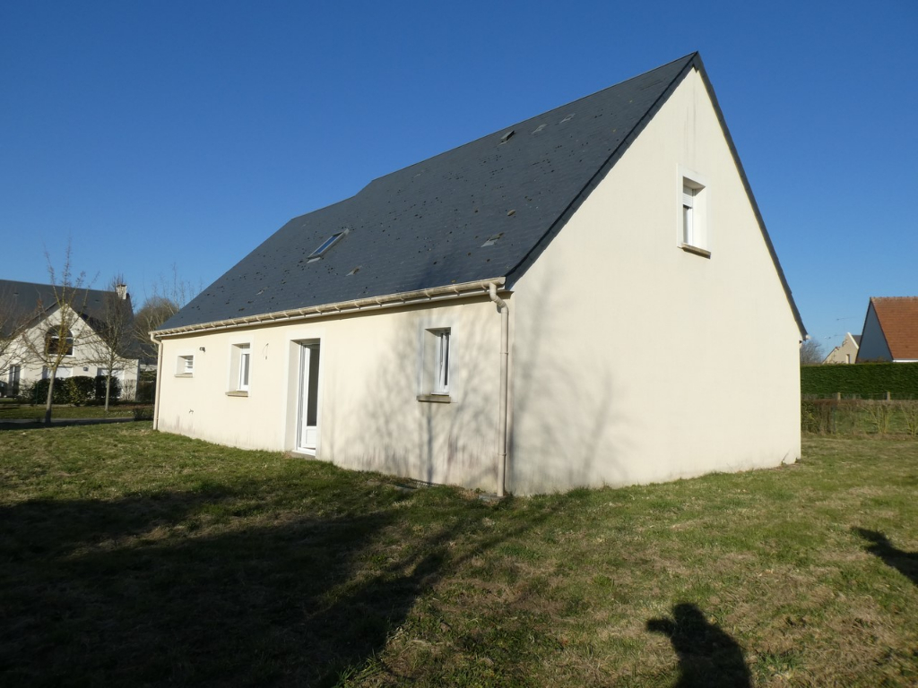 À vendre, maison d'environ 80 m² de plain pied à BAYEUX (14400).