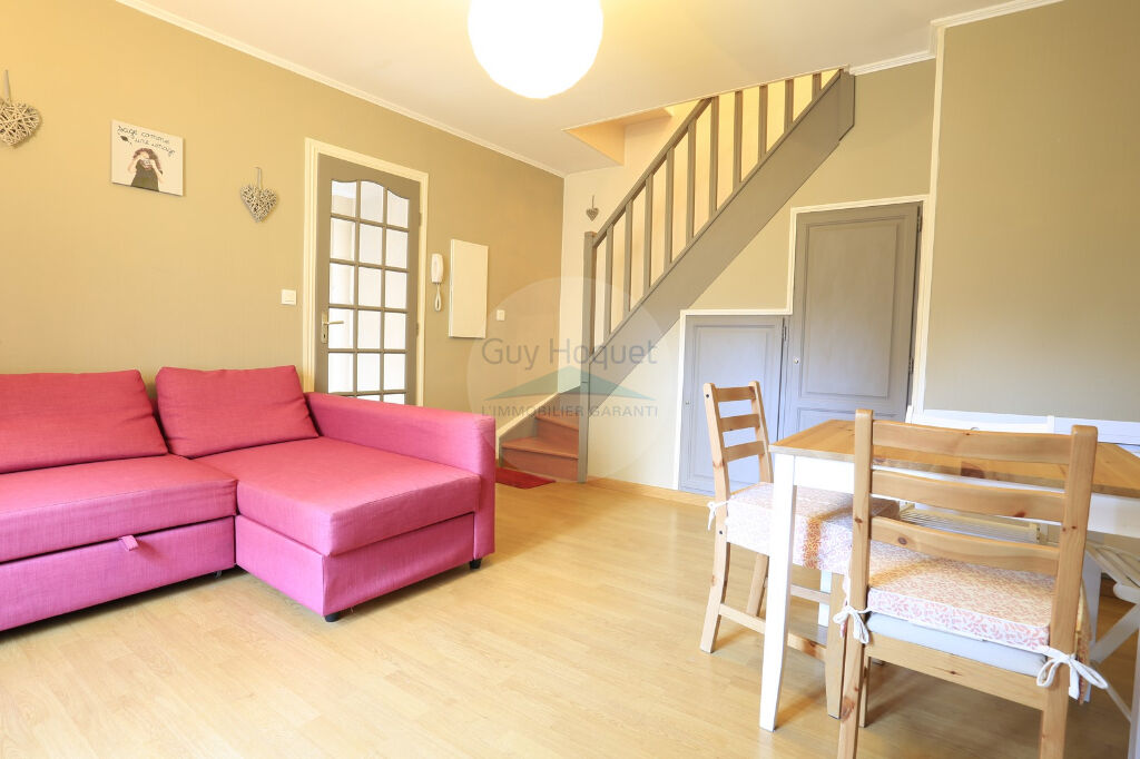 A LOUER, Appartement en centre ville de Bayeux (14400) 2 pièces de 39 m2 Carrez, en duplex.