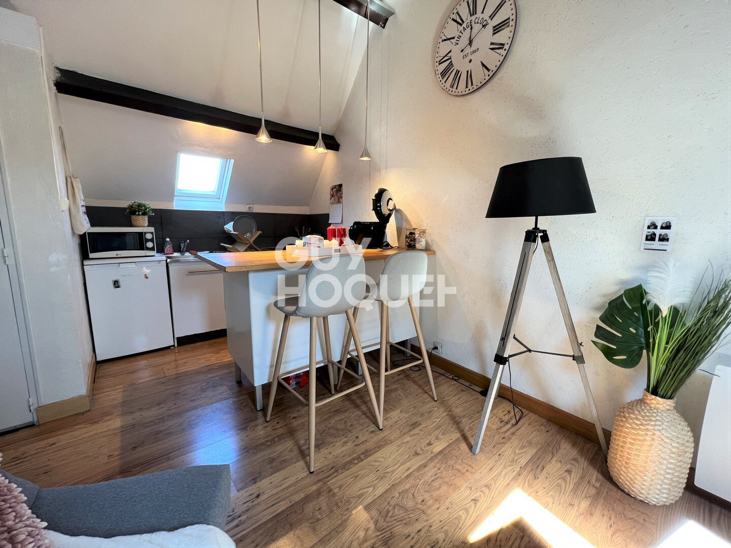 A LOUER, appartement  2 pièces en centre ville de BAYEUX (14400)