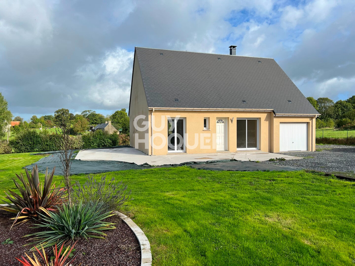A LOUER A CASTILLON, entre BAYEUX et SAINT LO, maison de plain-pied.