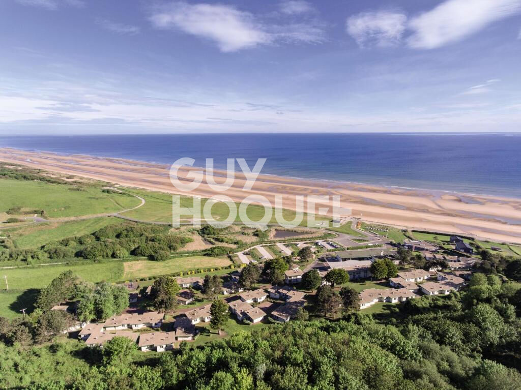POUR INVESTISSEUR, Appartement en bord de mer à COLLEVILLE SUR MER (14710).