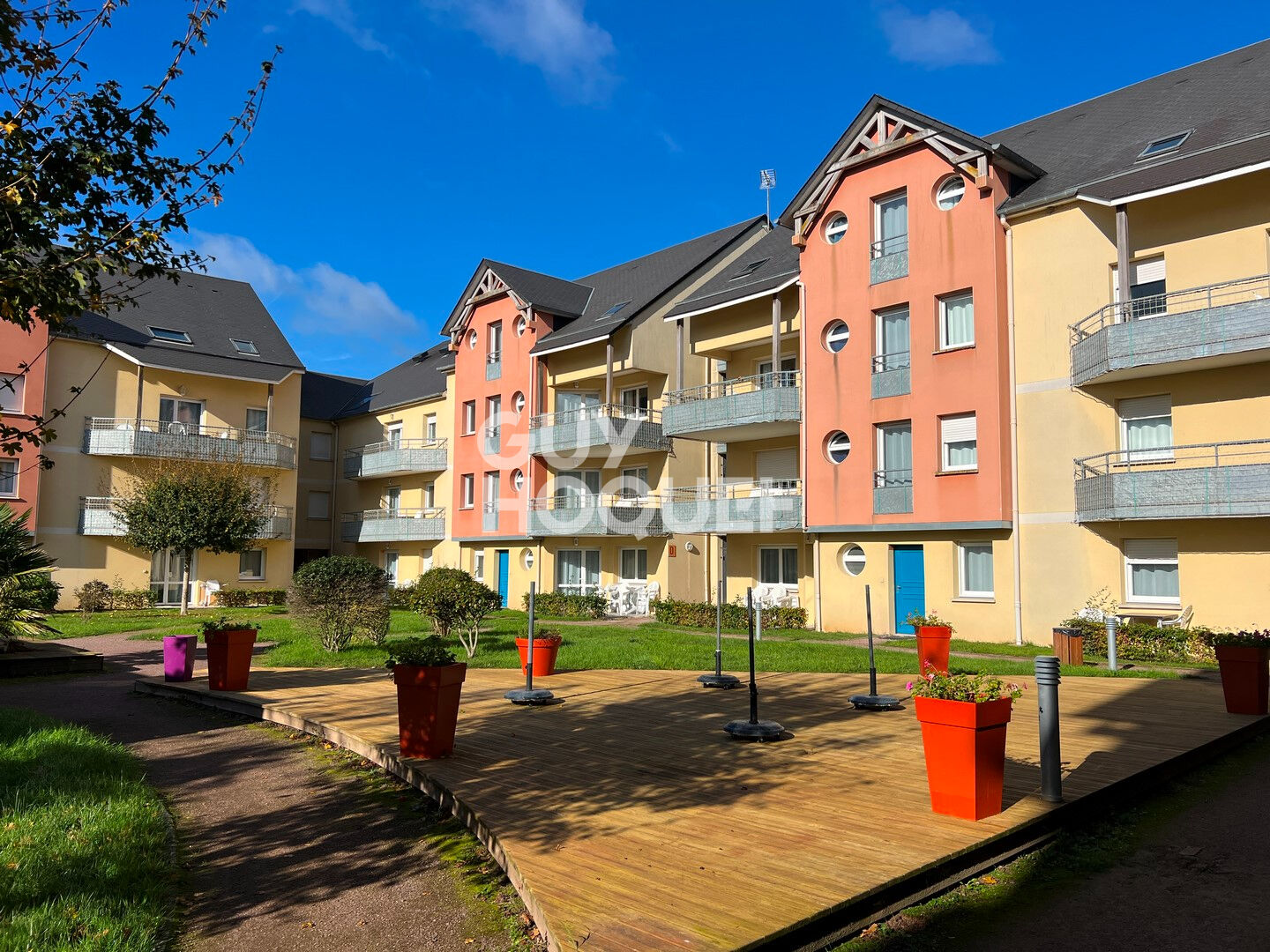 A VENDRE A GRANDCAMP-MAISY (14450), Appartement VUE MER et PORT.