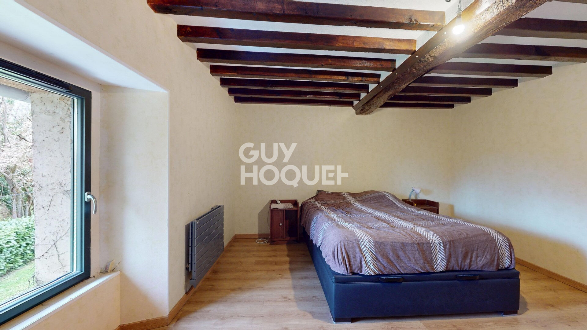 A Vendre, au Sud de BAYEUX, maison ancienne de 210 m² habitables sur 5 580 m² de terrain..