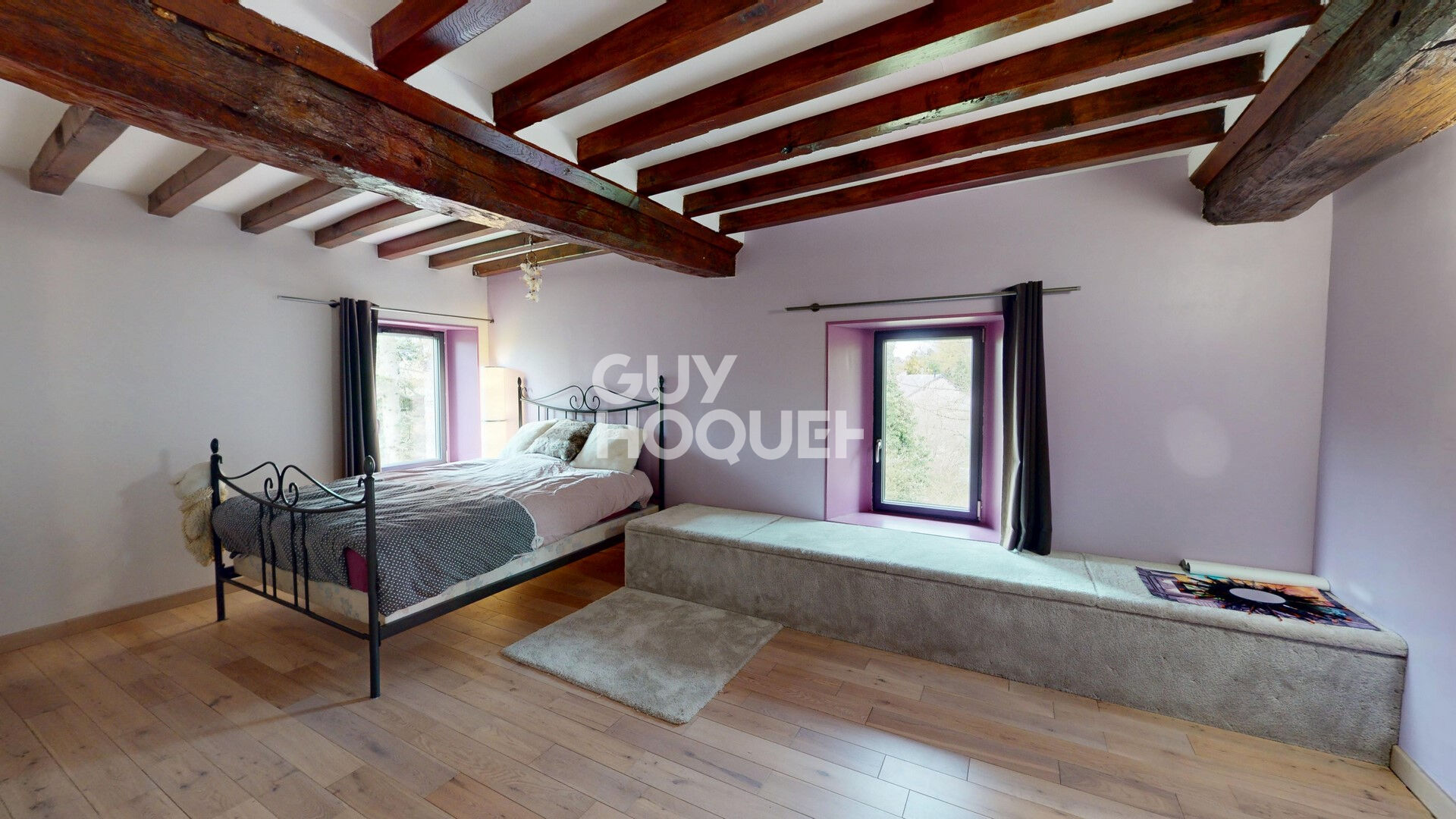 A Vendre, au Sud de BAYEUX, maison ancienne de 210 m² habitables sur 5 580 m² de terrain..