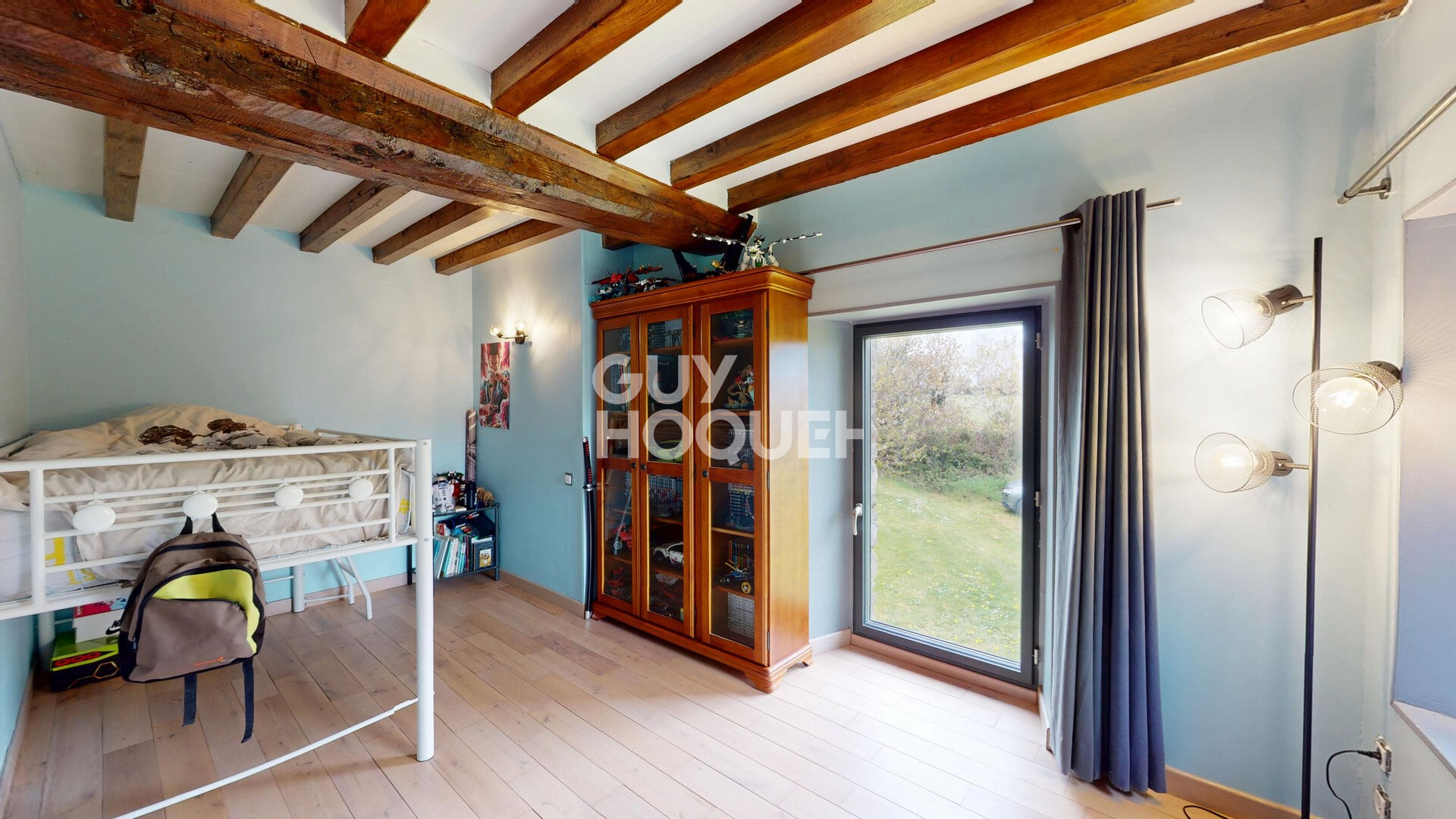 A Vendre, au Sud de BAYEUX, maison ancienne de 210 m² habitables sur 5 580 m² de terrain..