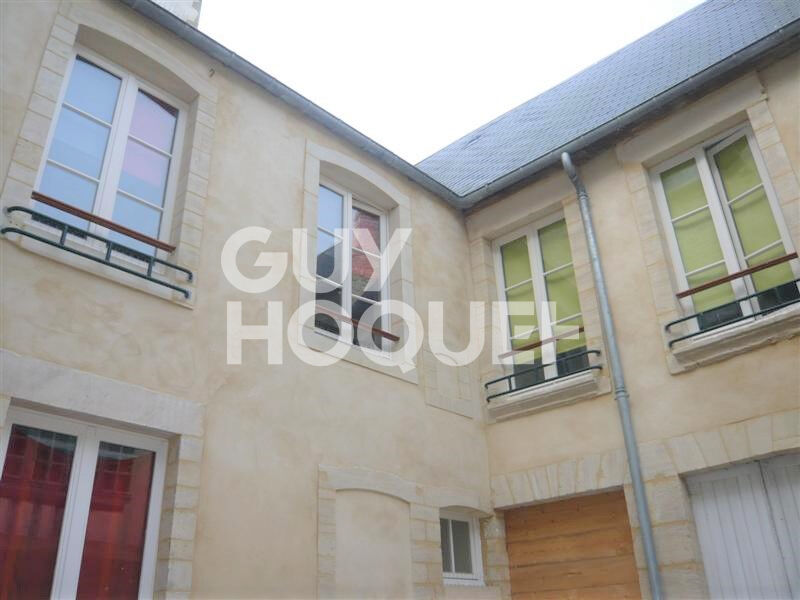 A LOUER, un appartement F3 en centre ville de BAYEUX (14400), au 1er étage.