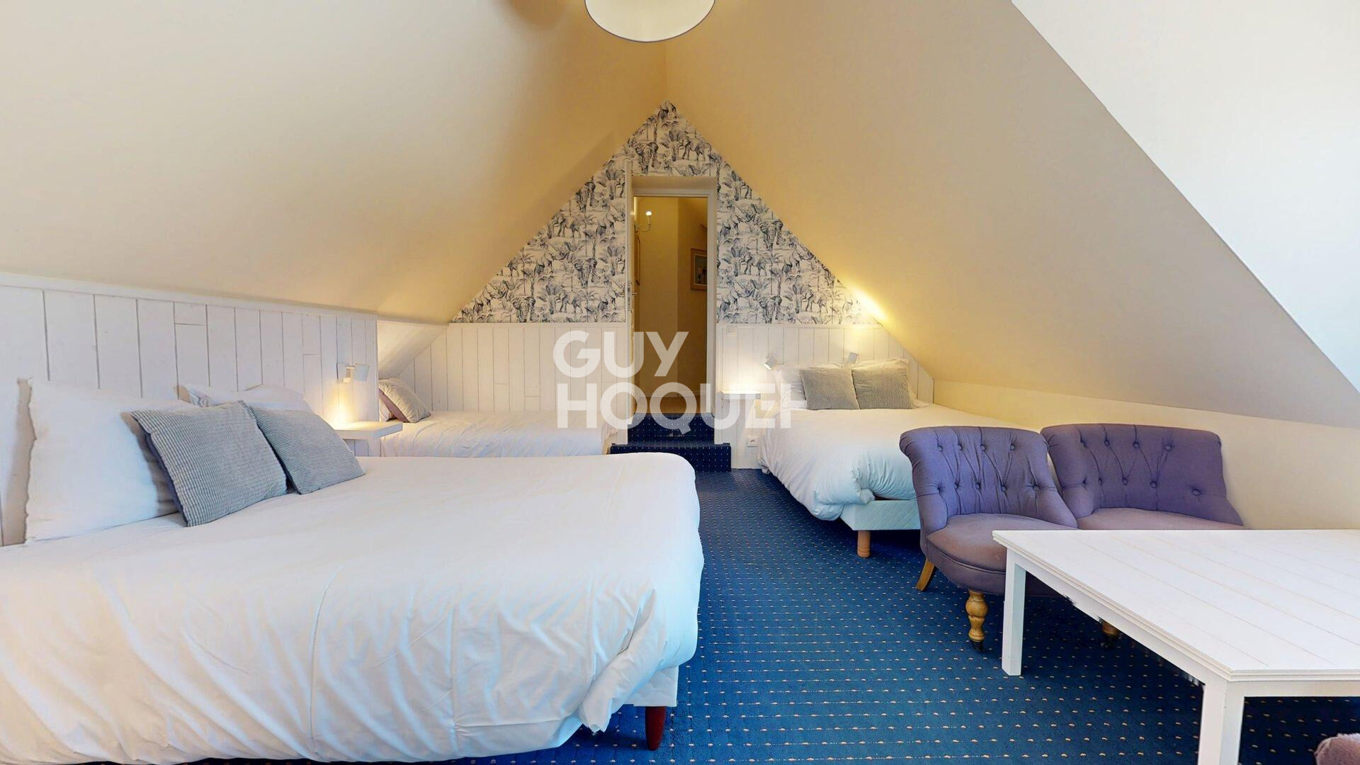 A 300 METRES DE LA PLAGE, Maison contemporaine de 10 pièces principales sur 228 m² habitables.