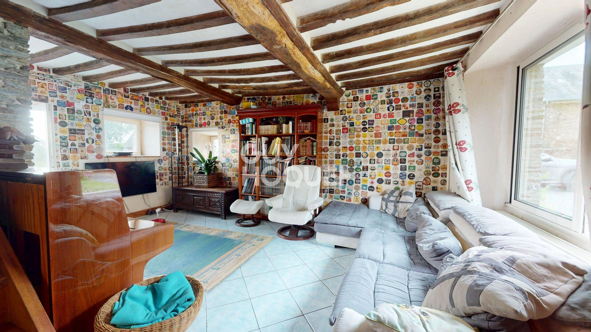 A Vendre, ancien Corps de Ferme avec dépendances et petit pré au Sud de BAYEUX (14240).