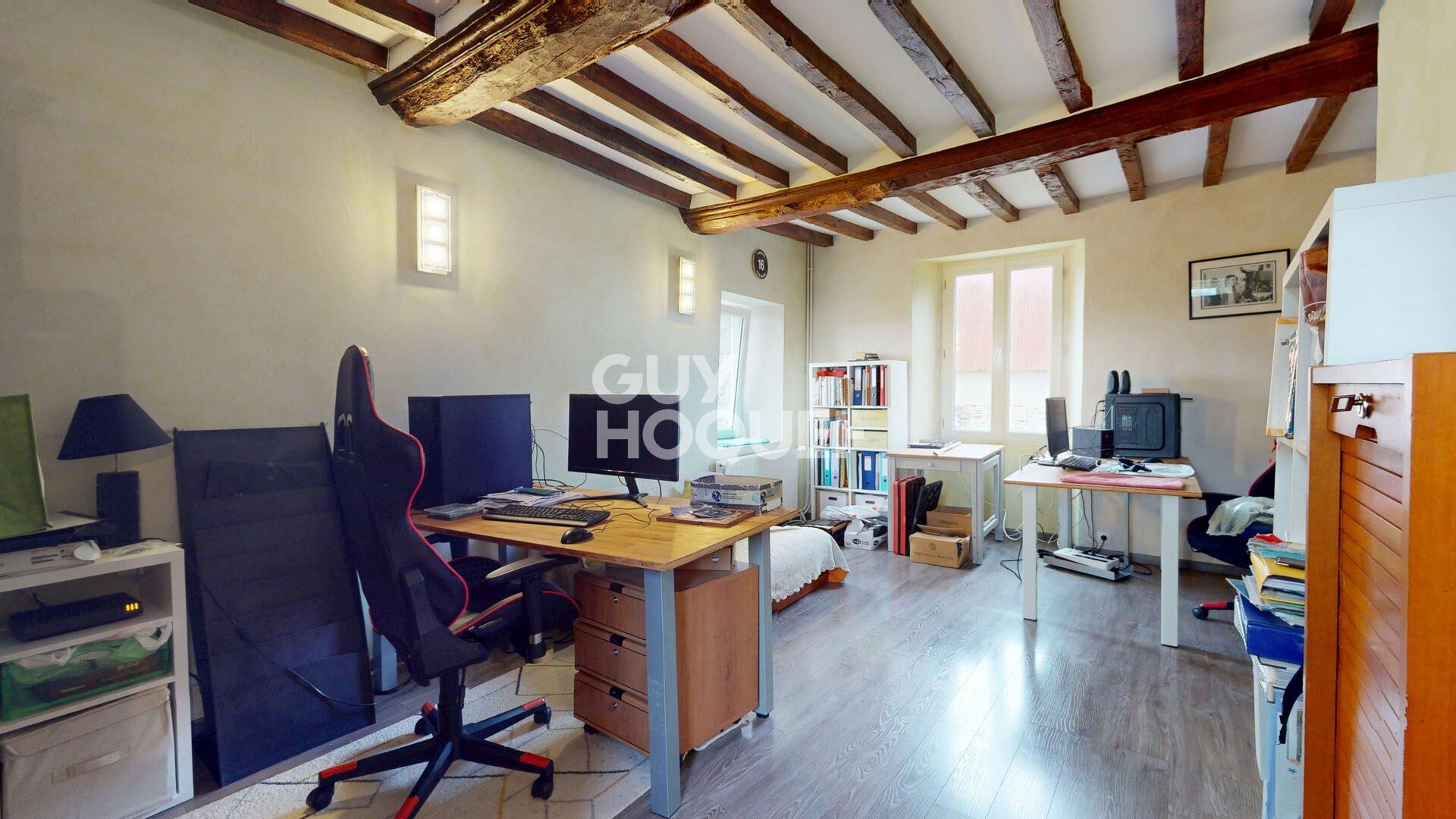 A Vendre, ancien Corps de Ferme avec dépendances et petit pré au Sud de BAYEUX (14240).