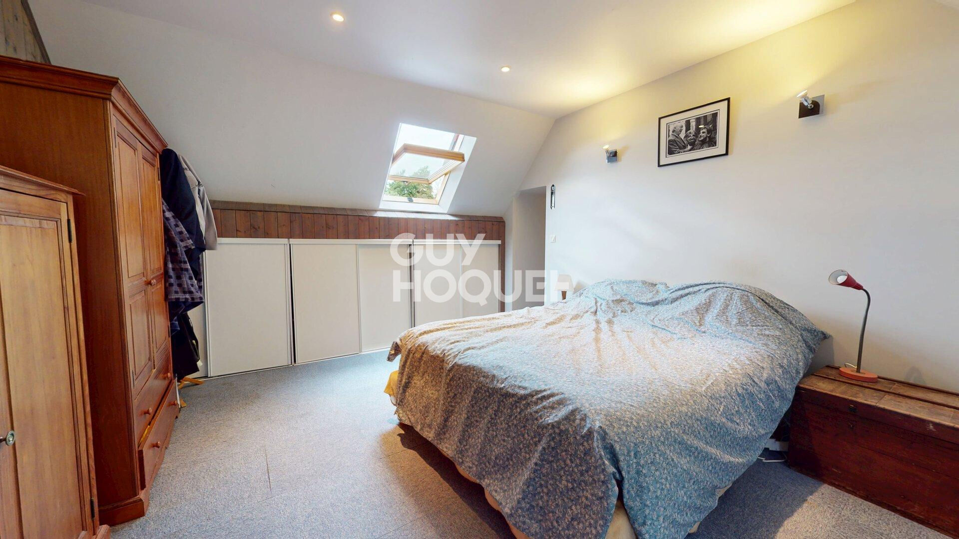 A Vendre, ancien Corps de Ferme avec dépendances et petit pré au Sud de BAYEUX (14240).