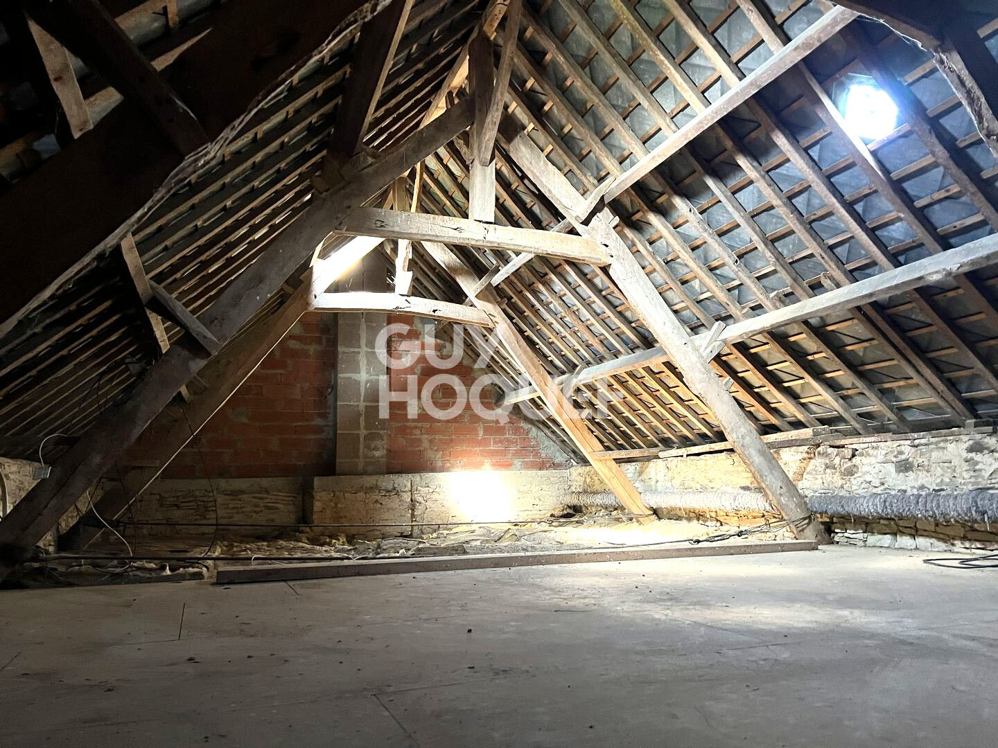 A Vendre, ancien Corps de Ferme avec dépendances et petit pré au Sud de BAYEUX (14240).