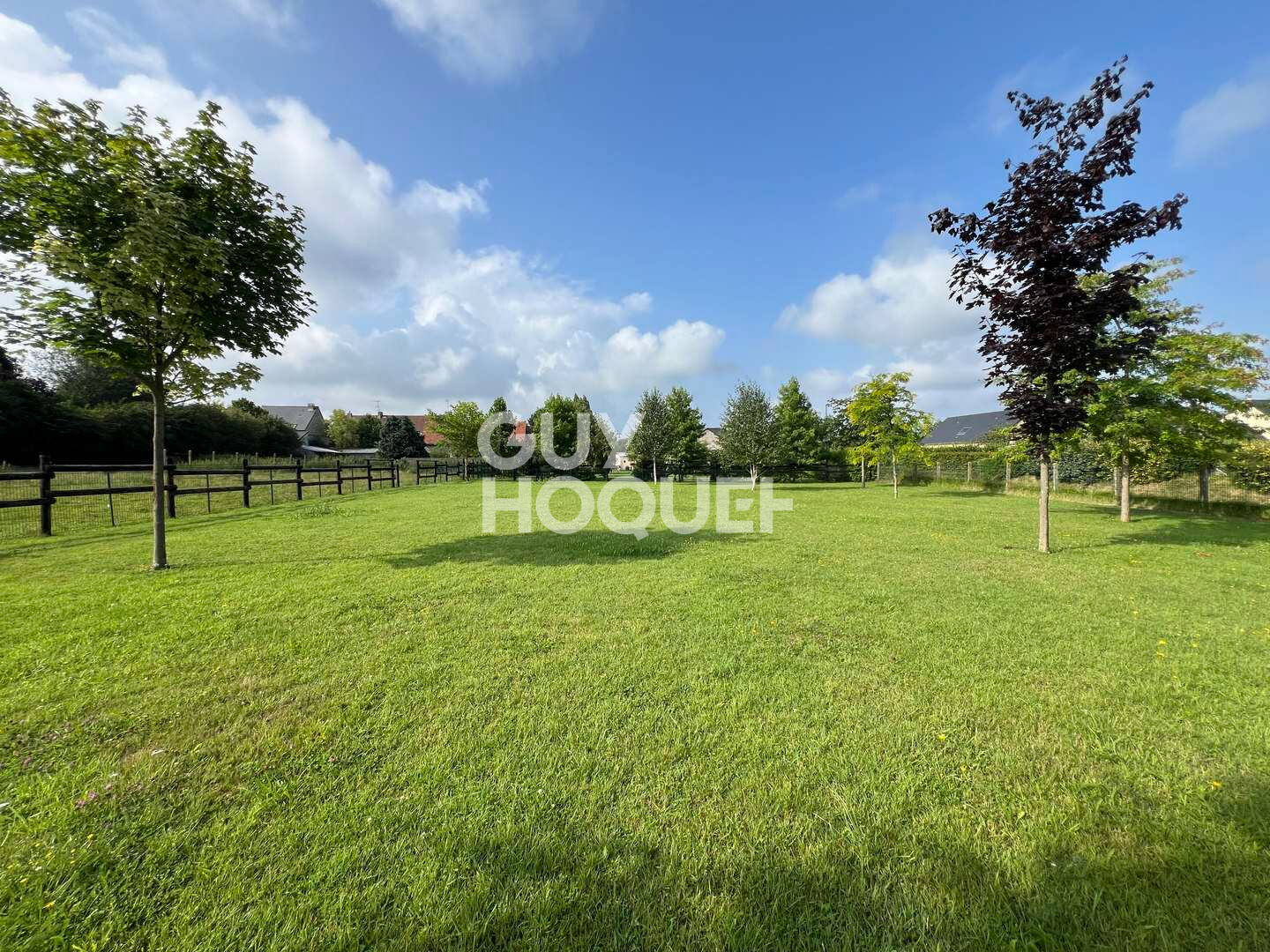 A Vendre, Terrain à bâtir  de 1000 m² à l'Ouest de Bayeux.