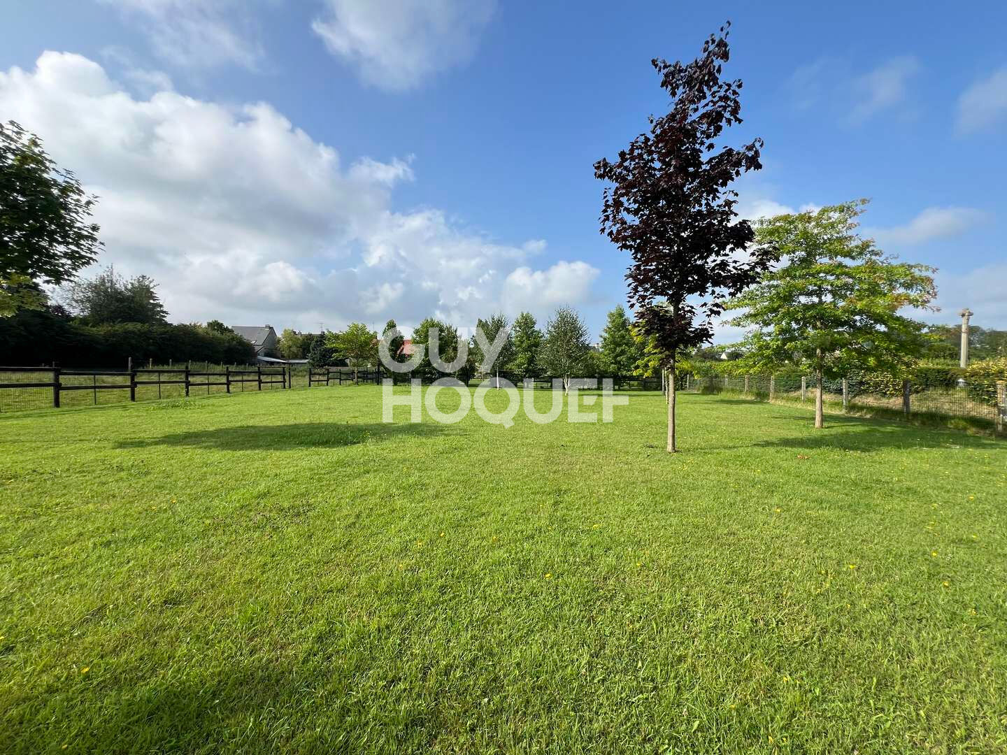 A Vendre, Terrain à bâtir  de 1000 m² à l'Ouest de Bayeux.