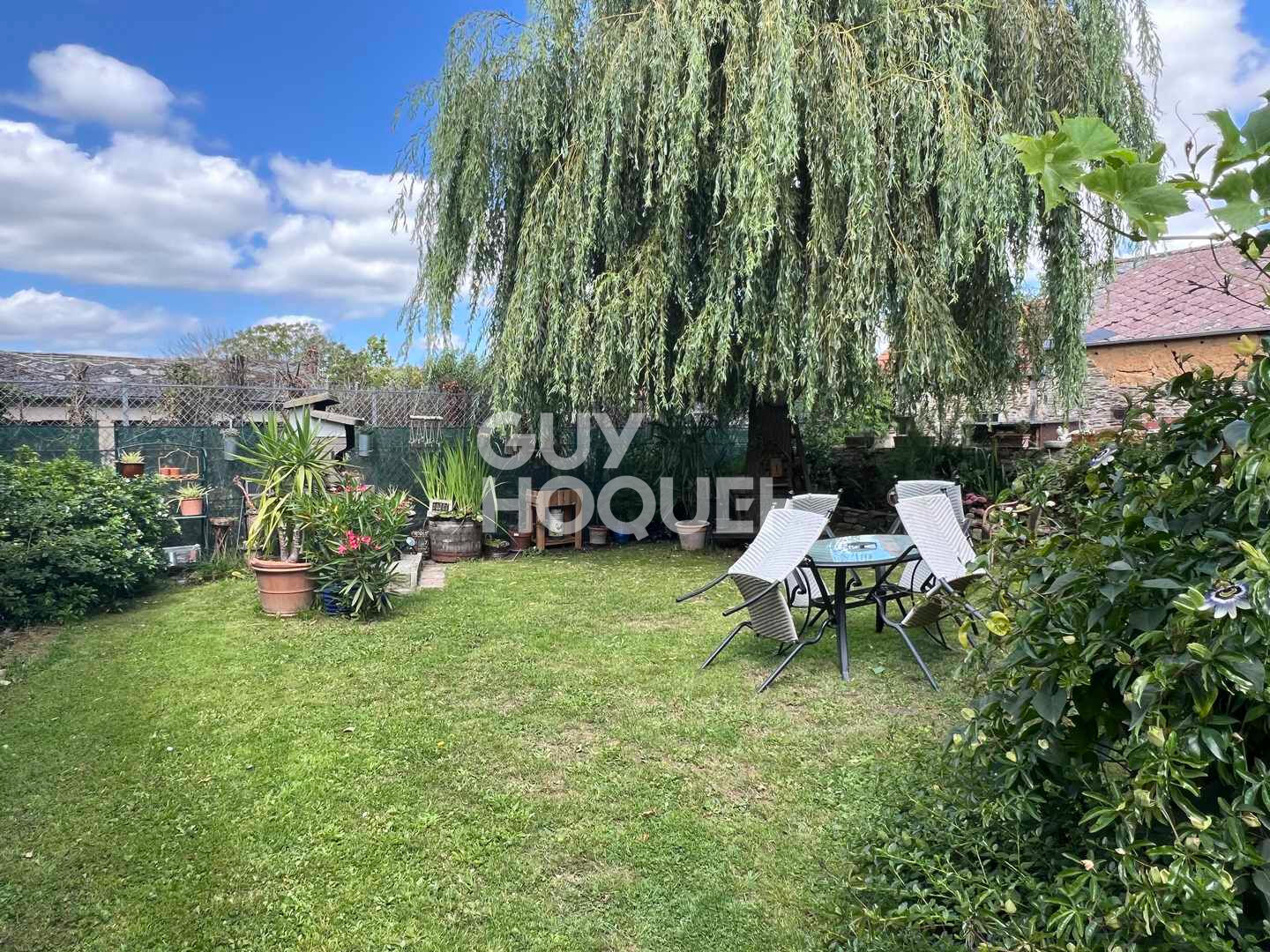 A Vendre Maison en pierre (124 m²) et gîte (27 m²) au Sud de BAYEUX.