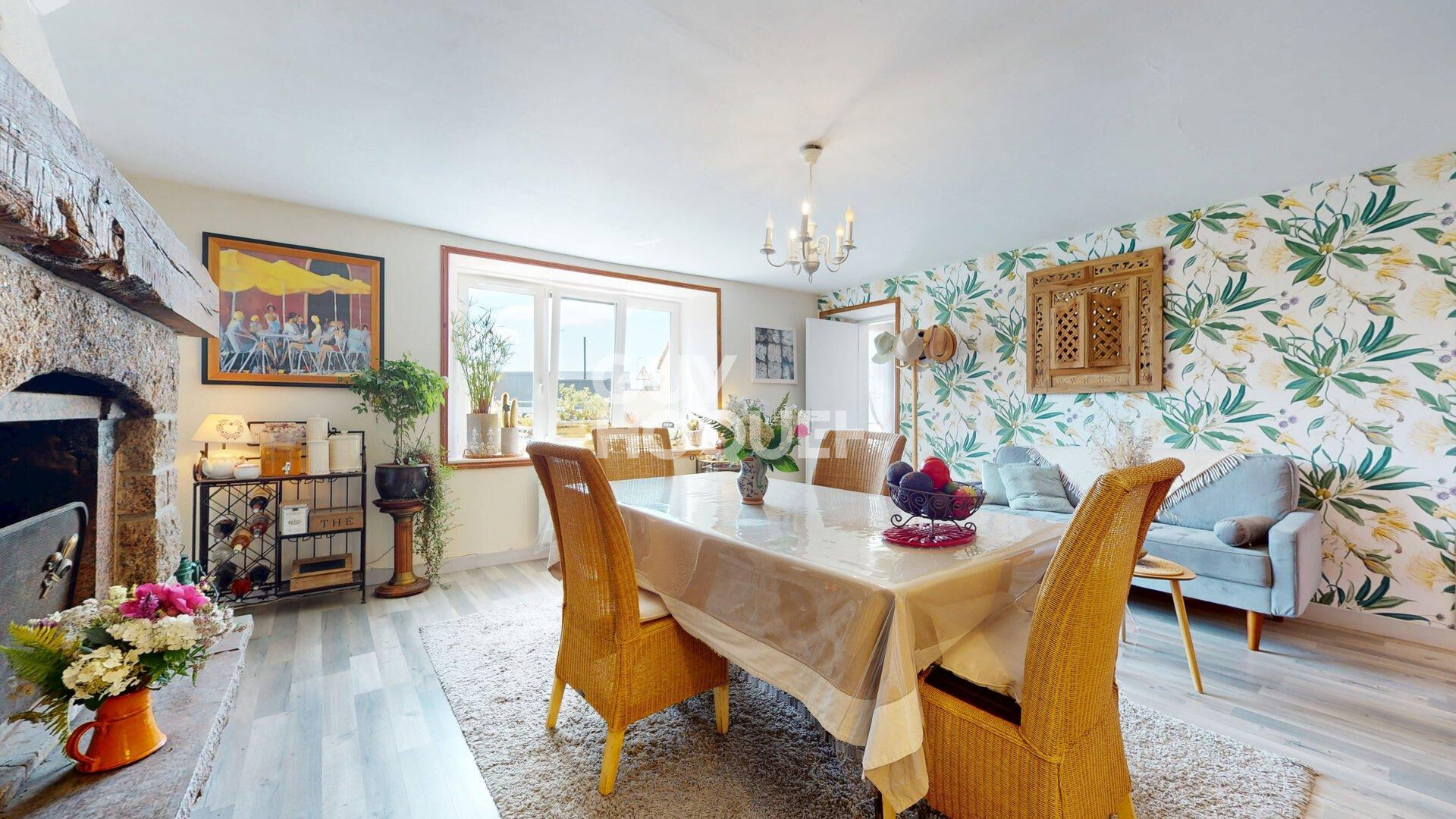 A Vendre Maison en pierre (124 m²) et gîte (27 m²) au Sud de BAYEUX.