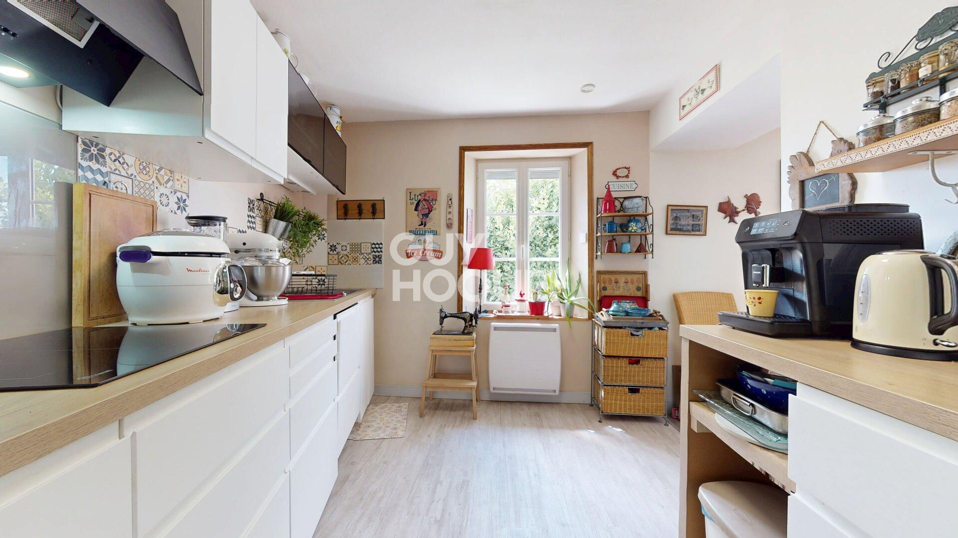 A Vendre Maison en pierre (124 m²) et gîte (27 m²) au Sud de BAYEUX.