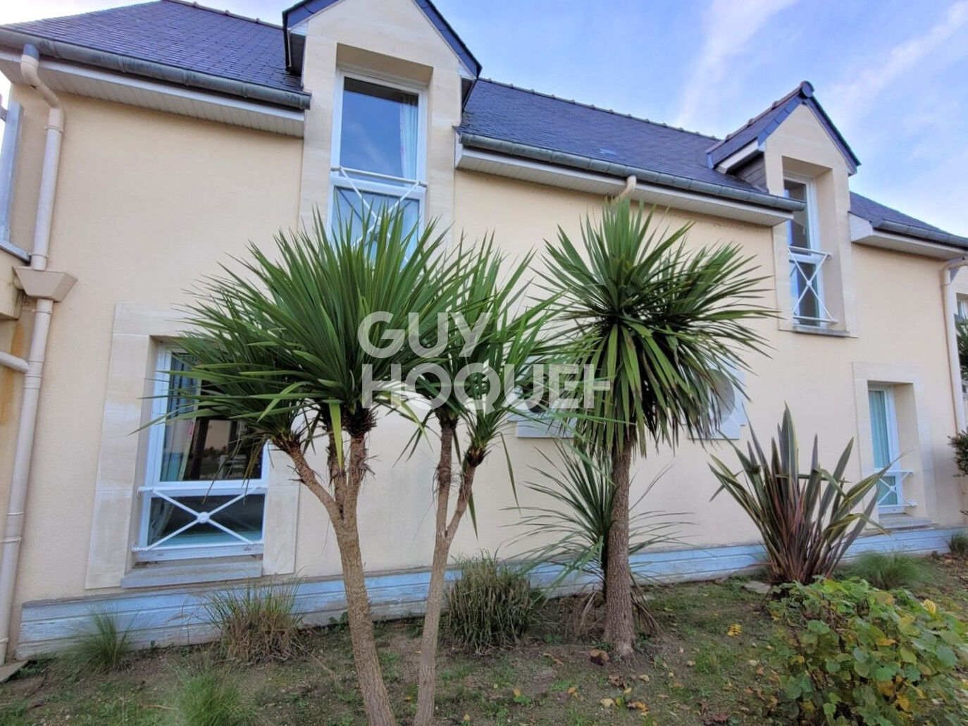 POUR INVESTISSEUR, Immeuble pour locations saisonnières à Colleville-sur-Mer, proche Omaha Beach.