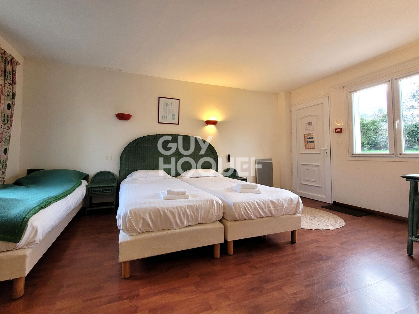 POUR INVESTISSEUR, Immeuble pour locations saisonnières à Colleville-sur-Mer, proche Omaha Beach.