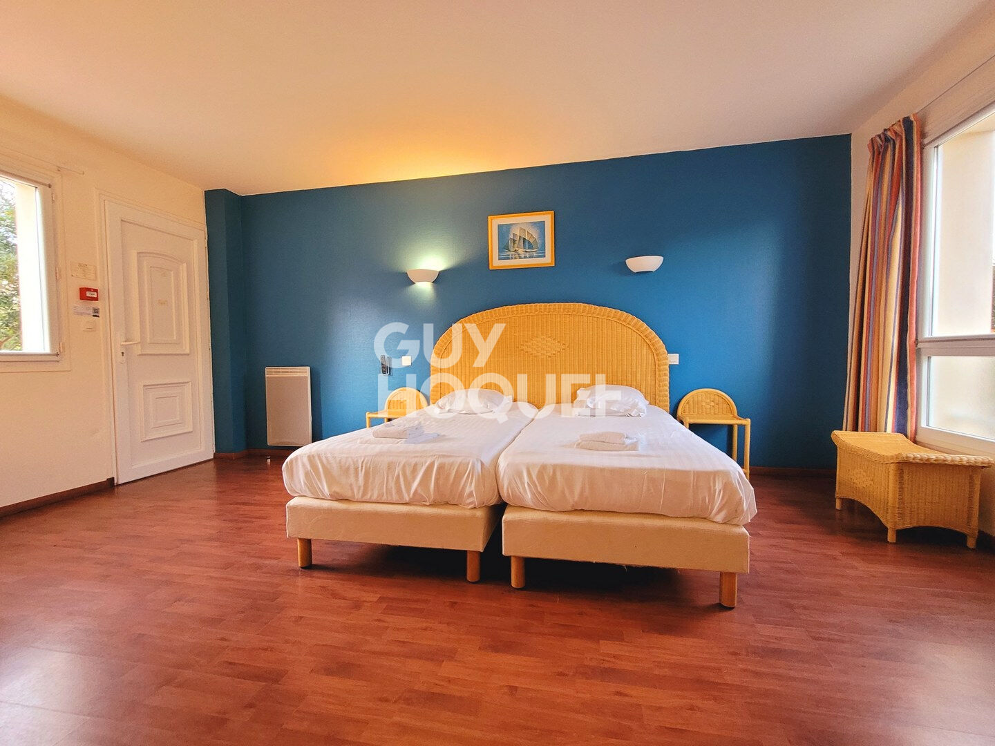 POUR INVESTISSEUR, Immeuble pour locations saisonnières à Colleville-sur-Mer, proche Omaha Beach.