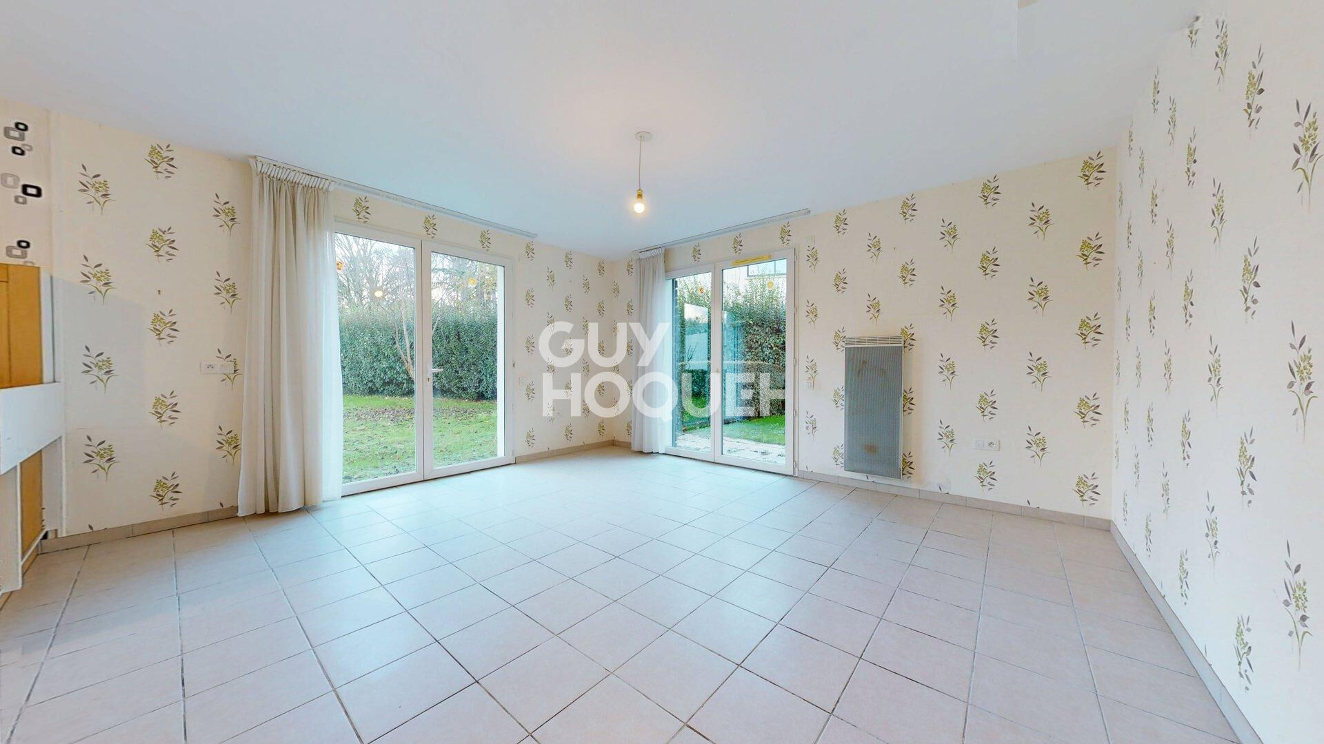 RARE, Maison de plain-pied à BAYEUX, proche commerces.