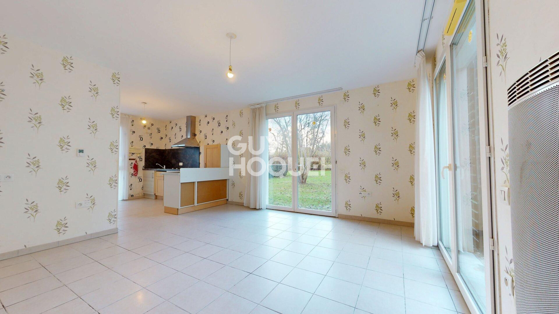 RARE, Maison de plain-pied à BAYEUX, proche commerces.