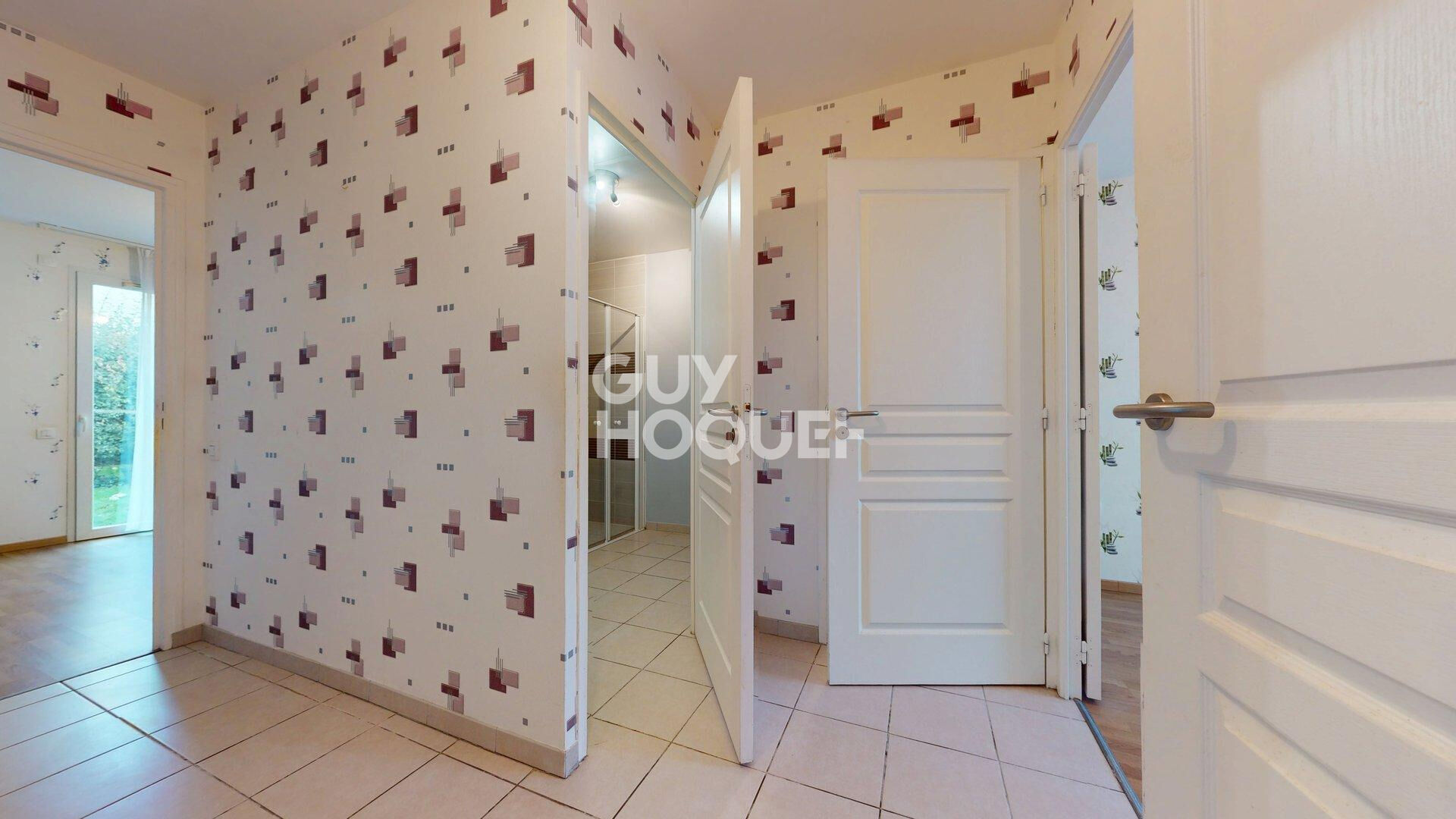 RARE, Maison de plain-pied à BAYEUX, proche commerces.