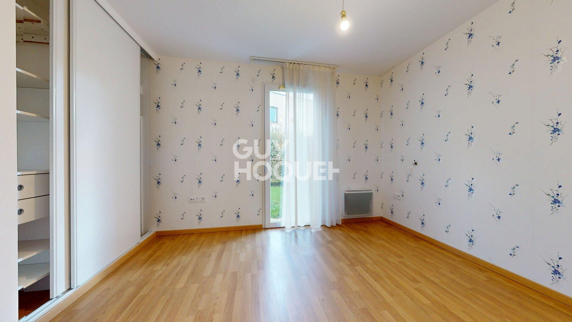 RARE, Maison de plain-pied à BAYEUX, proche commerces.