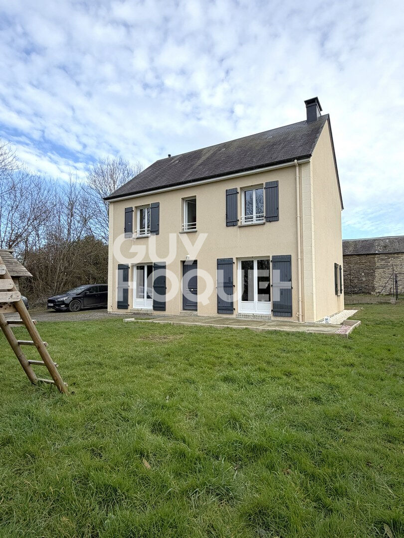 A Vendre, Maison de 122 m² habitables, 5 pièces principales dont 4 chambres, au Sud de BAYEUX. (14240.